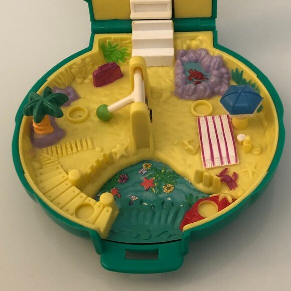 Vintage Polly Pocket 1989 Bluebird Beach Party Compact - Picture 2 of 7